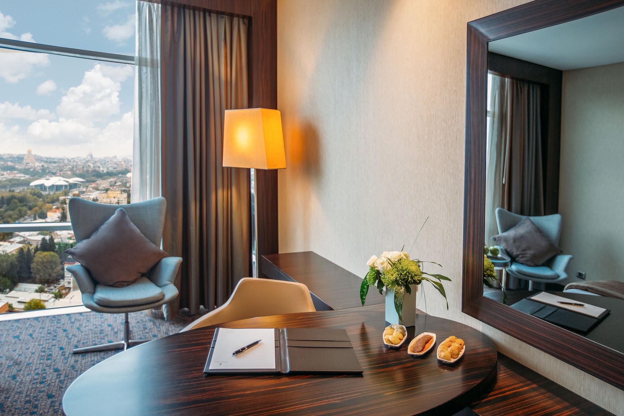 The Biltmore Tbilisi Hotel Екстериор снимка Executive Suite