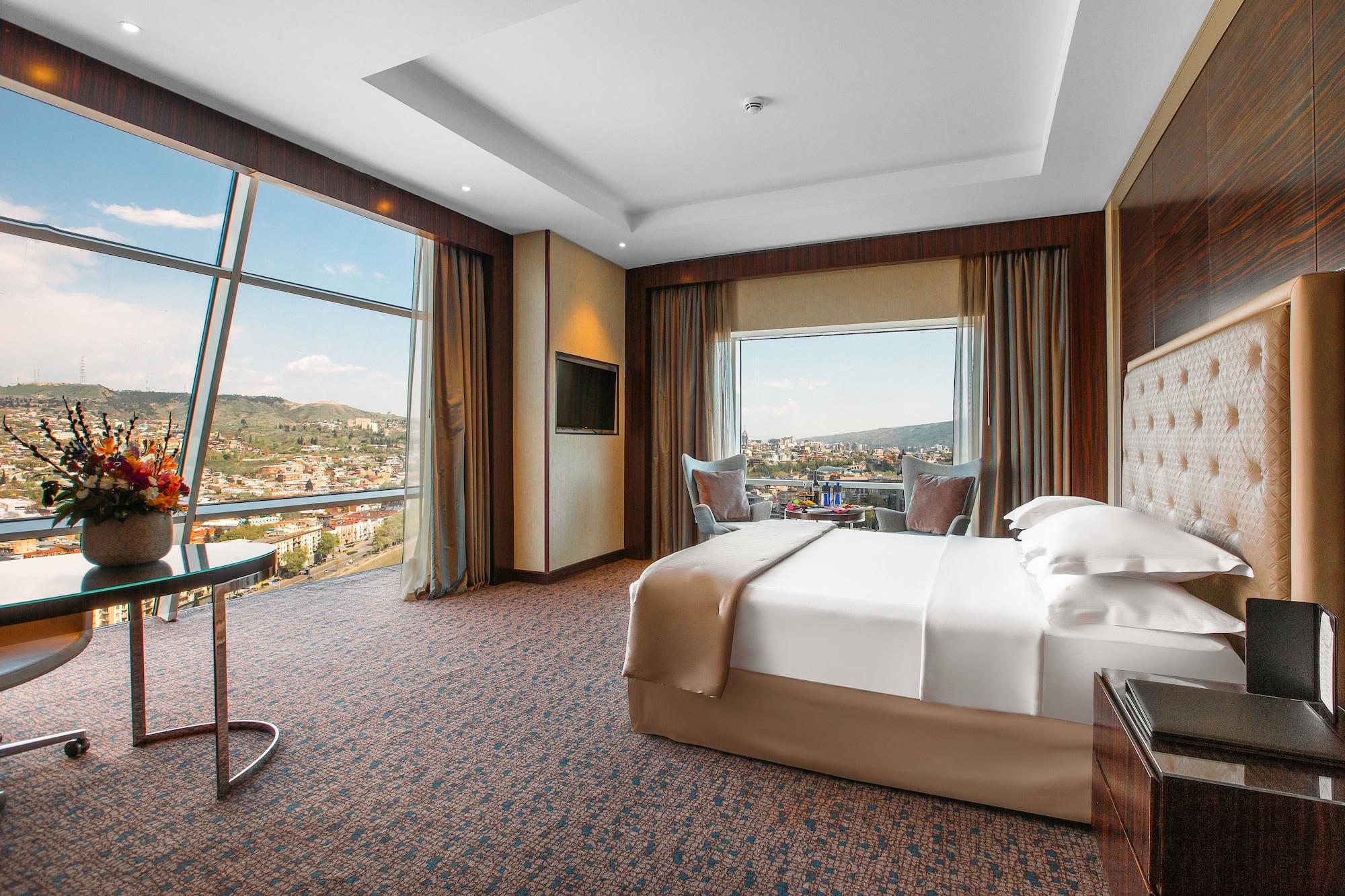 The Biltmore Tbilisi Hotel Екстериор снимка Executive Suite