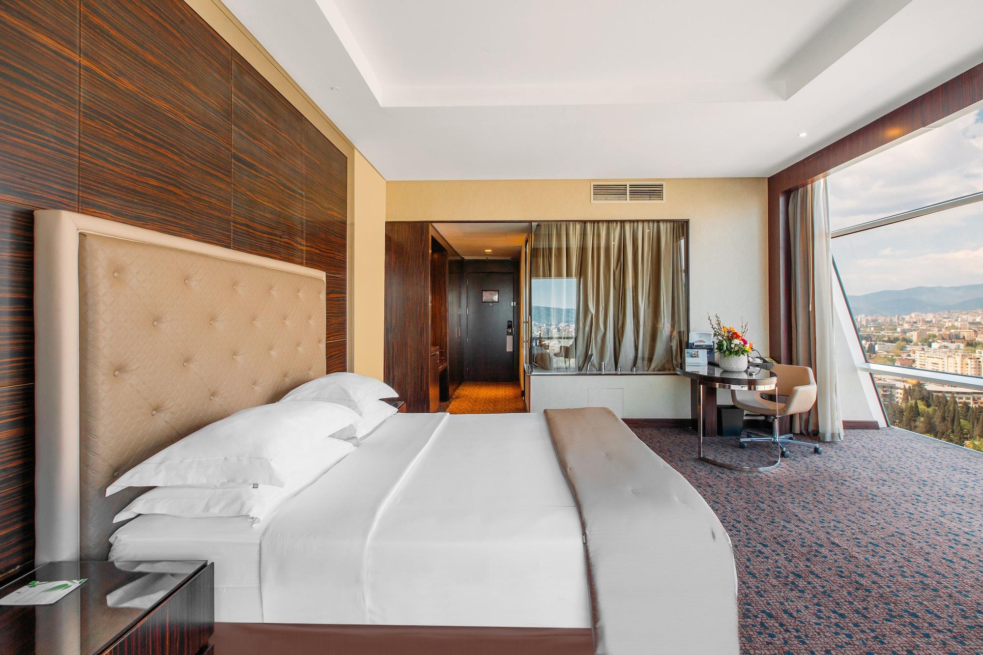 The Biltmore Tbilisi Hotel Екстериор снимка Executive Suite