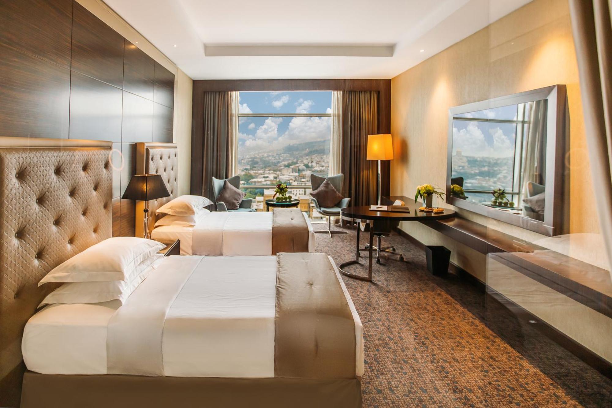 The Biltmore Tbilisi Hotel Екстериор снимка