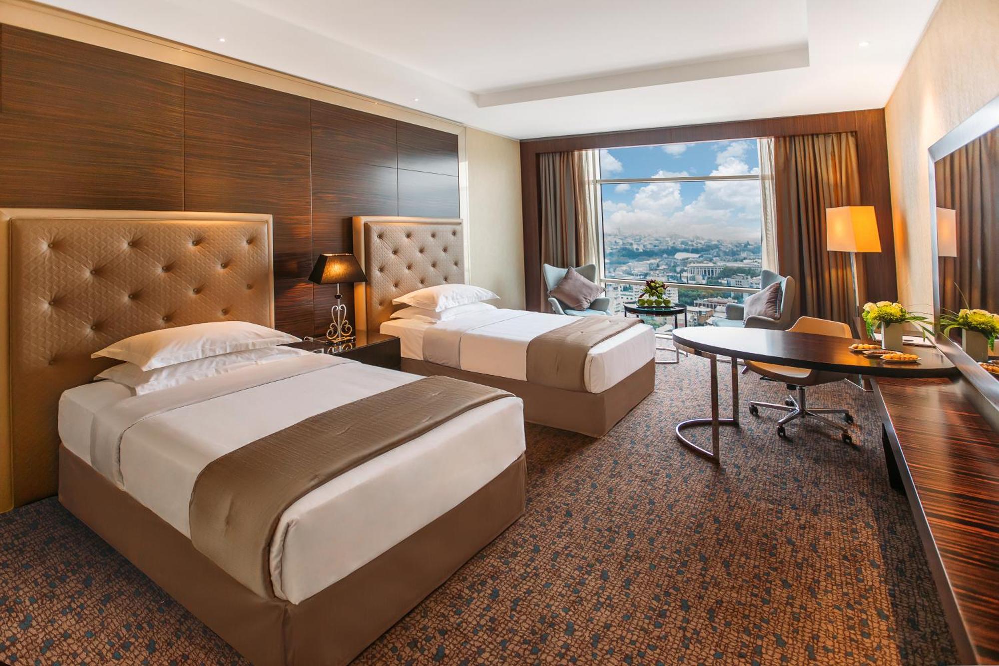 The Biltmore Tbilisi Hotel Екстериор снимка