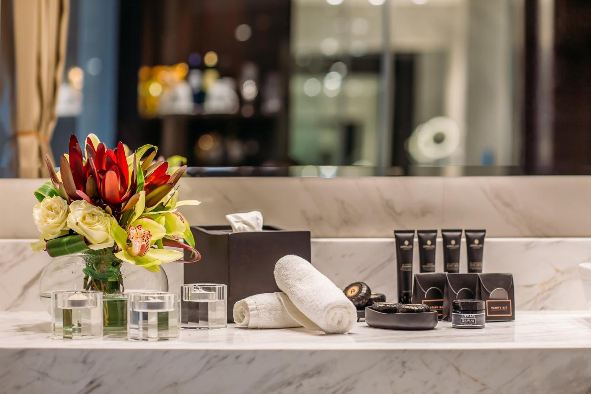 The Biltmore Tbilisi Hotel Екстериор снимка Bathroom amenities