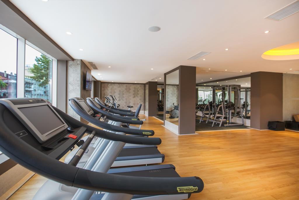 The Biltmore Tbilisi Hotel Екстериор снимка The gym at the hotel