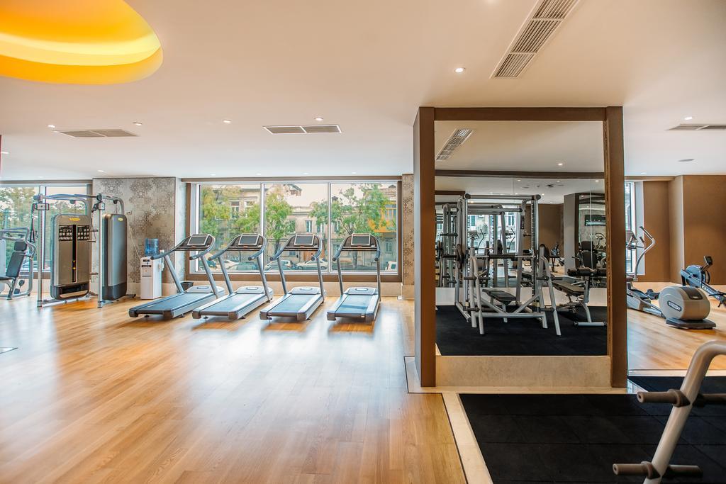 The Biltmore Tbilisi Hotel Екстериор снимка The gym at the hotel