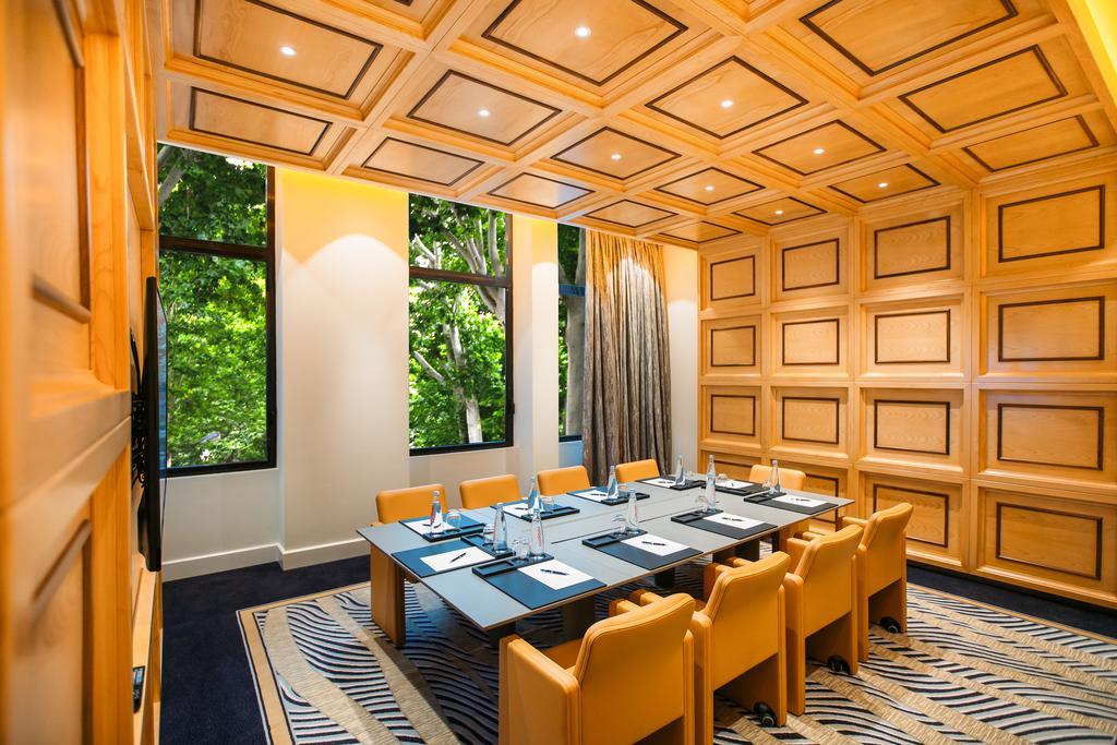 The Biltmore Tbilisi Hotel Екстериор снимка Meeting room