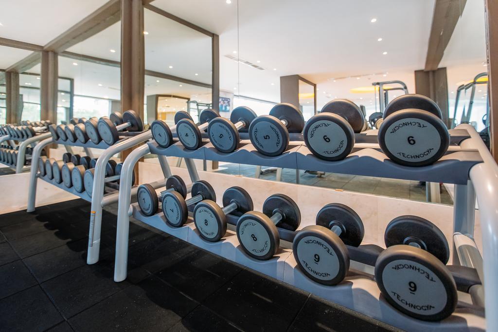 The Biltmore Tbilisi Hotel Екстериор снимка Dumbbells on a rack