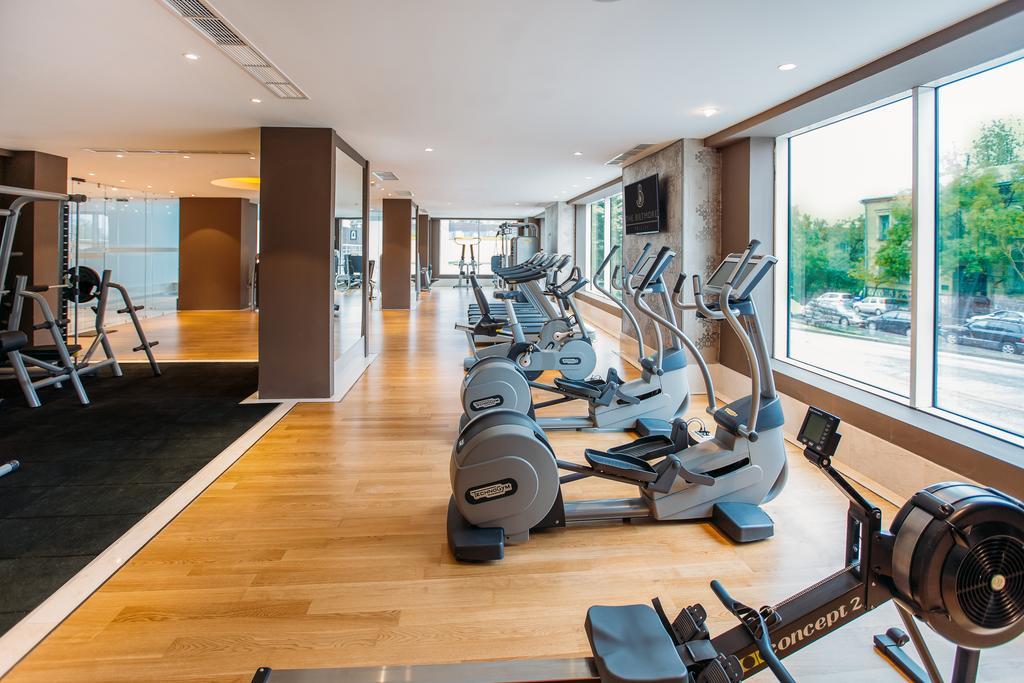 The Biltmore Tbilisi Hotel Екстериор снимка The gym at the hotel