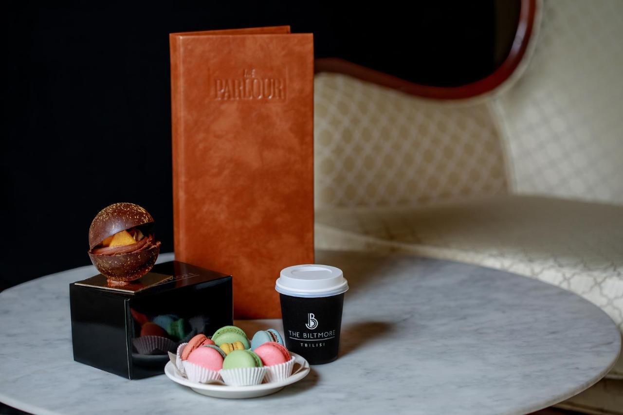 The Biltmore Tbilisi Hotel Екстериор снимка Menu and coffee at the Paris Opera